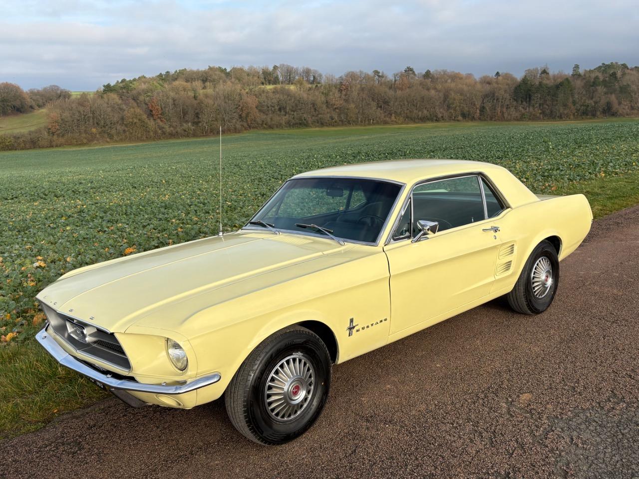 FORD Mustang 289 4V - 1967 LesAnciennes.com