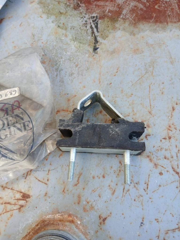 Support moteur CITROEN Visa LesAnciennes.com