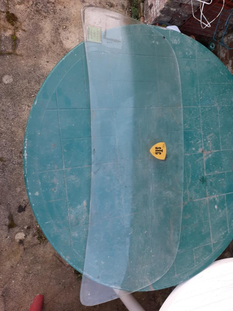 Pare brise VOLKSWAGEN Coccinelle 1302 LesAnciennes.com