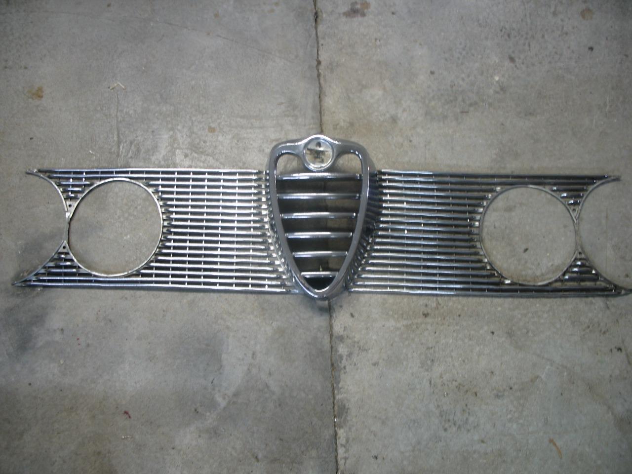 Calandre ALFA ROMEO 2600 Sprint LesAnciennes.com