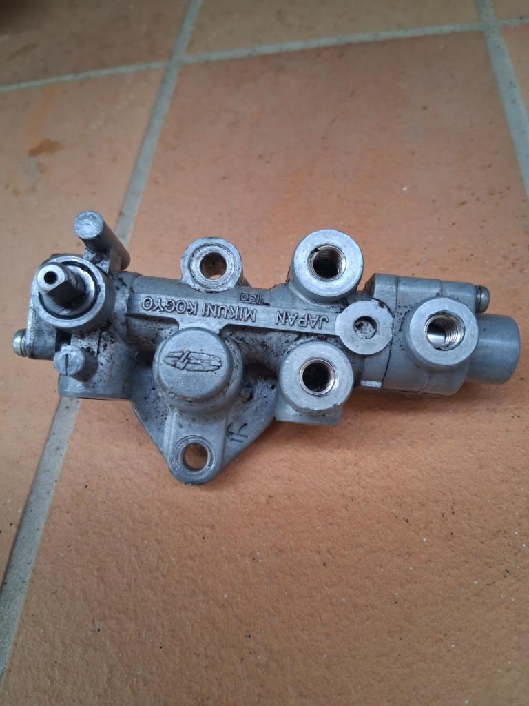 Pompe à huile KAWASAKI 750 H2 LesAnciennes.com
