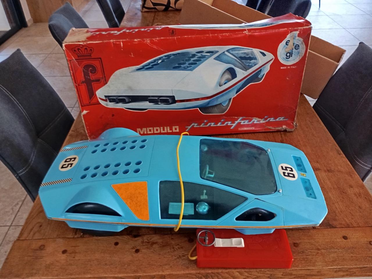 Ferrari radio commandée LesAnciennes.com