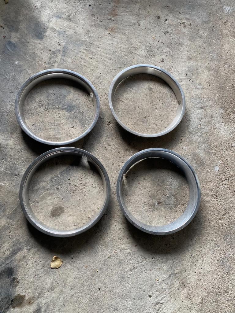 Enjoliveurs chromés LesAnciennes.com