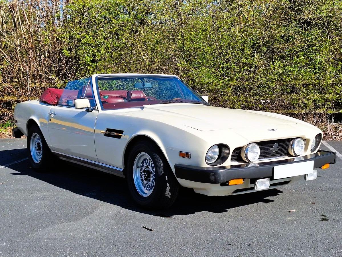 ASTON MARTIN V8 Volante Cabriolet - 1988 LesAnciennes.com