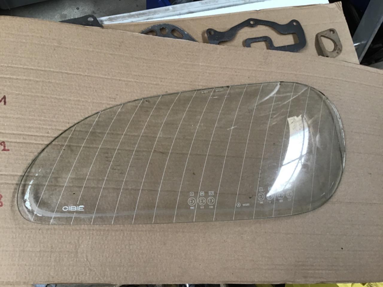 VERRE DE PHARE DROIT CITROEN DS LesAnciennes.com