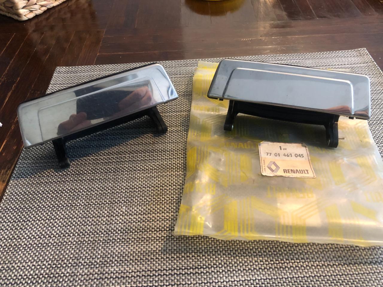 Poignée de porte RENAULT 20 (R20) 30 r30 LesAnciennes.com