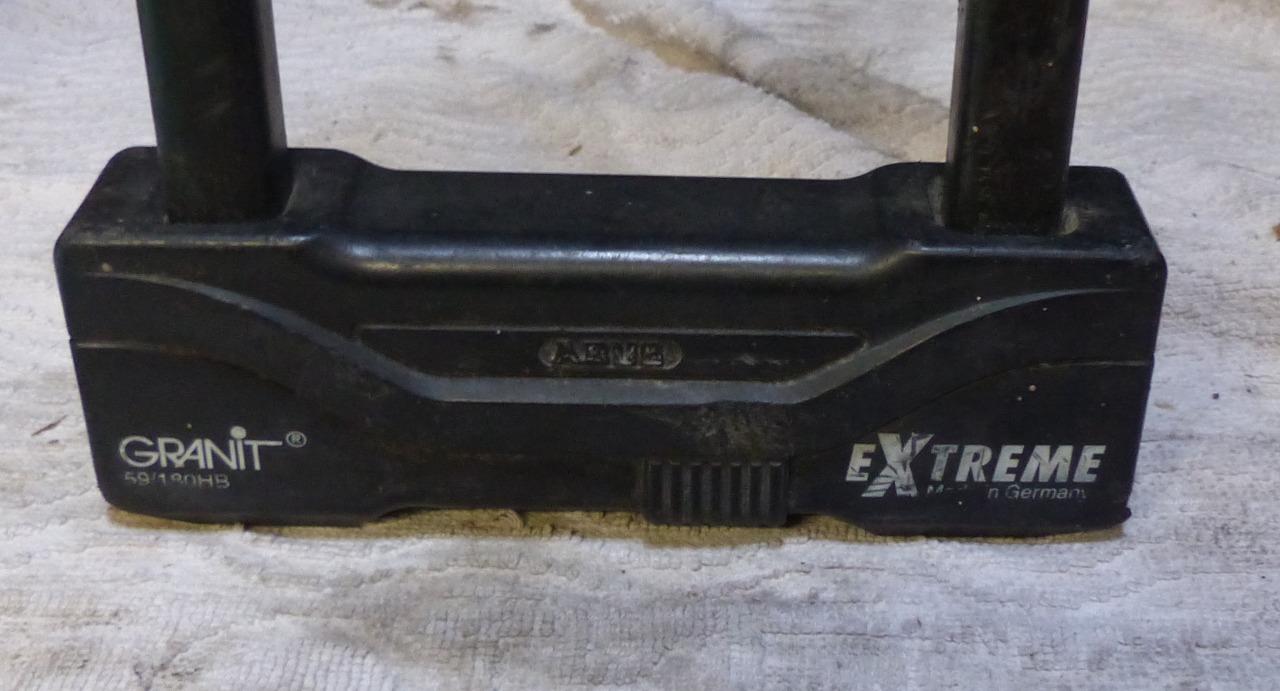 Antivol U ABUS GRANIT Extreme 59 LesAnciennes.com