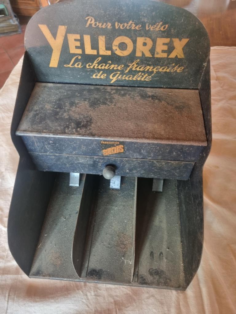 PRESENTOIR YELLOREX LesAnciennes.com