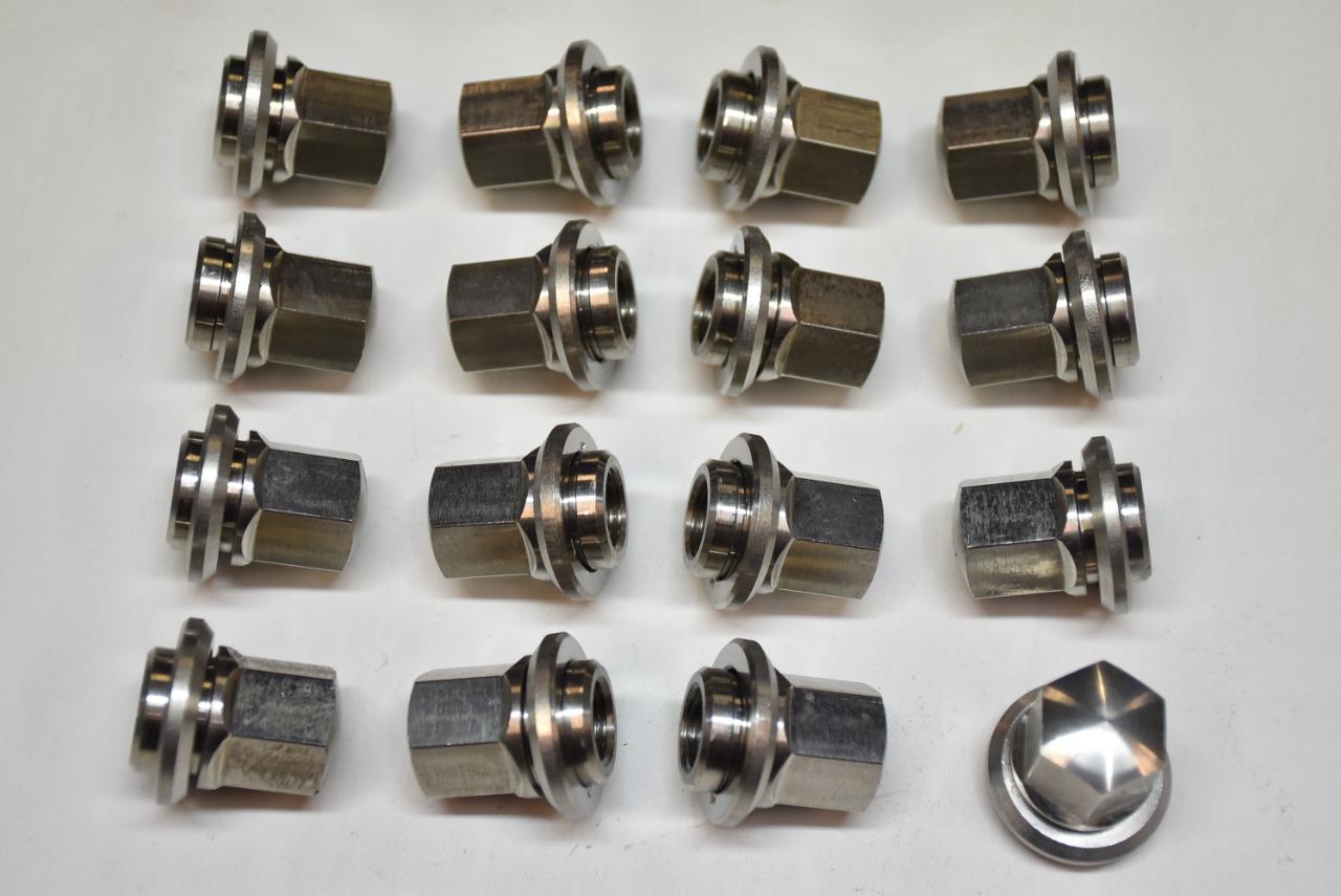 16 écrous de roues DUNLOP 504 coupé cab. phase 2 LesAnciennes.com