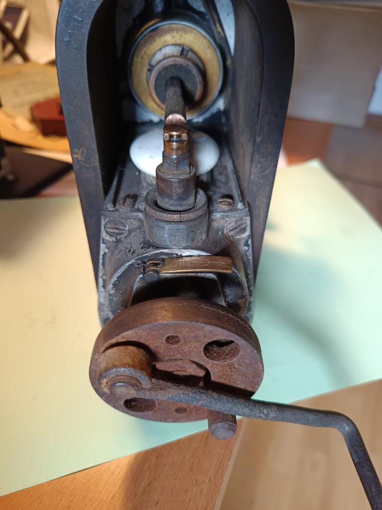 Pièces BOSCH MAGNETO DU4 environ 1910 LesAnciennes.com