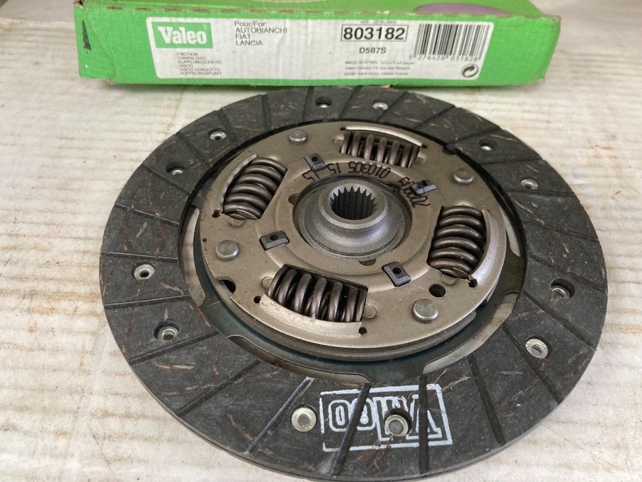 Disque embrayage neuf FIAT Uno Punto Y10 LesAnciennes.com