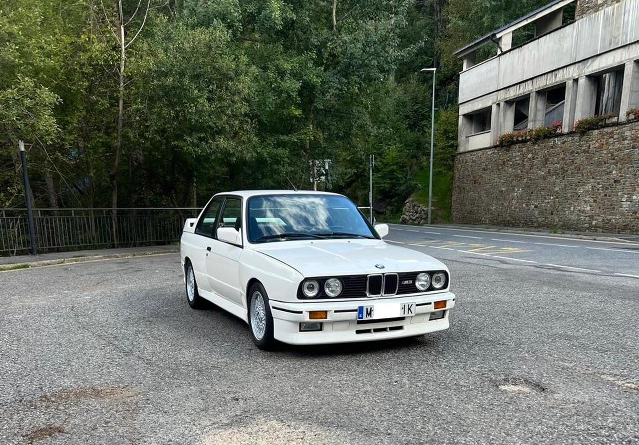1987 BMW M3 E30 LesAnciennes.com