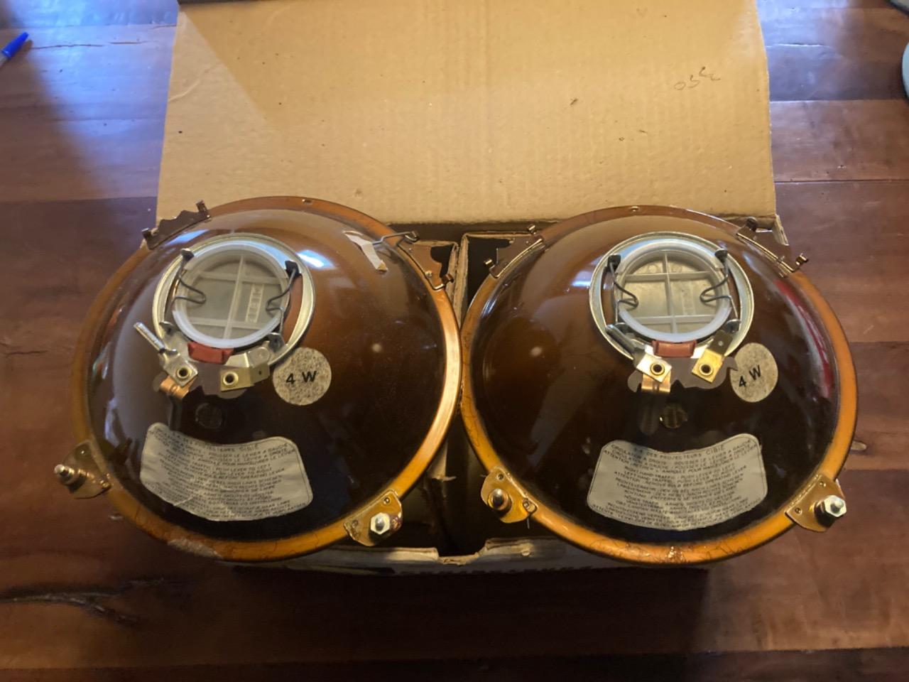 Ds 67 paire d’optiques neufs d’origine LesAnciennes.com