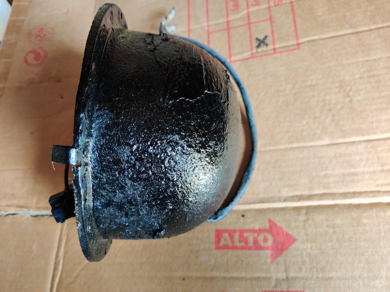 Cuvelage pour phare SIMCA 1100 LesAnciennes.com