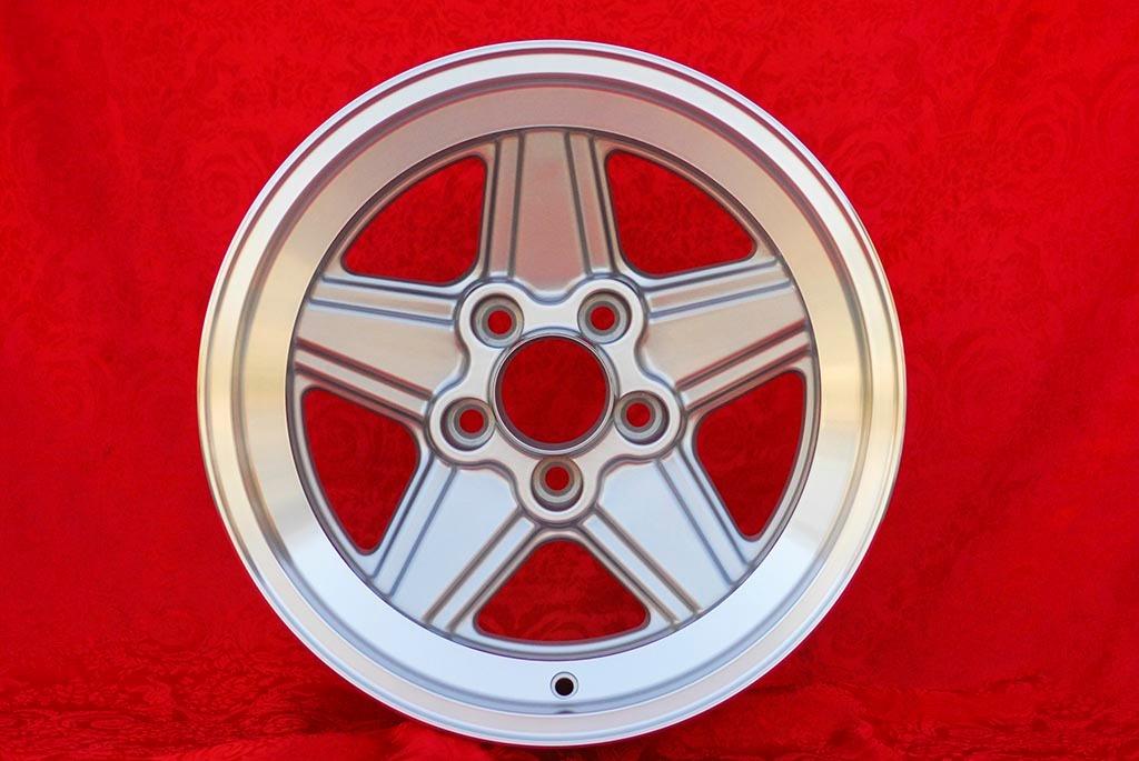 1 pc. jante Mercedes Penta 8x15 ET11 w107 w108 w10 LesAnciennes.com