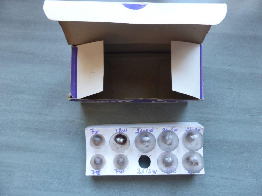 Ampoule voiture de collection 12V assortiment 9pcs LesAnciennes.com