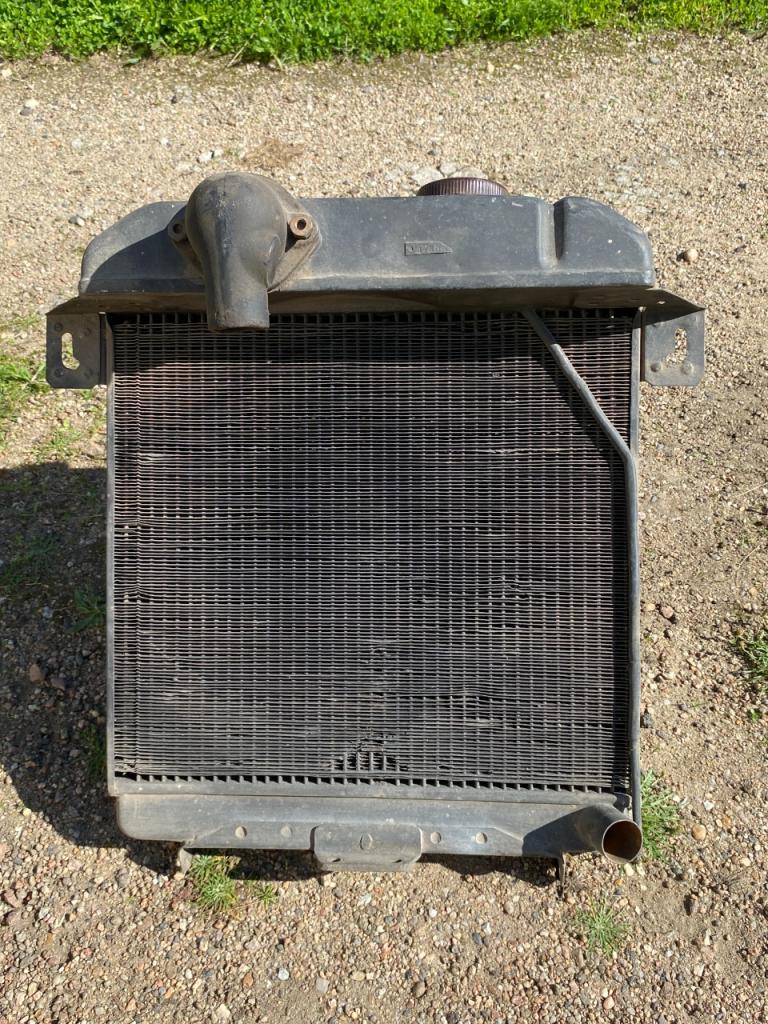 Radiateur PEUGEOT 202 LesAnciennes.com