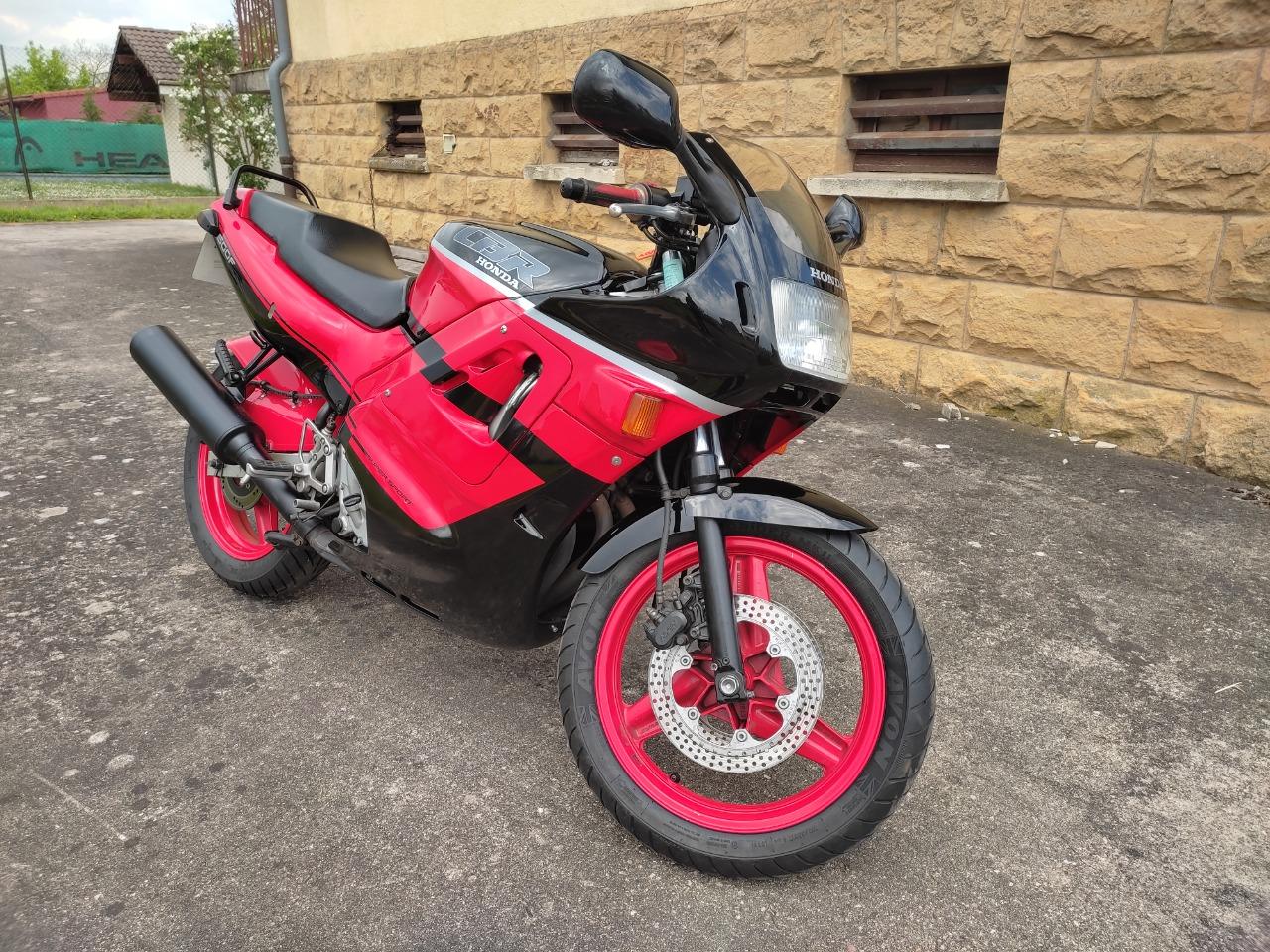 BENZINPUMPE KRAFTSTOFFPUMPE 10MM Für Honda Cbr Nt Ntv