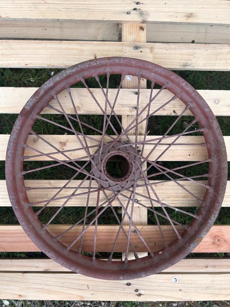 Jante à rayons cyclecar LesAnciennes.com