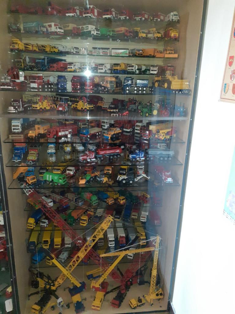 Miniatures camions LesAnciennes.com