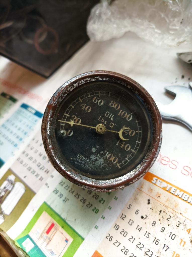 Pièces EUREKA manometre d'huile LesAnciennes.com