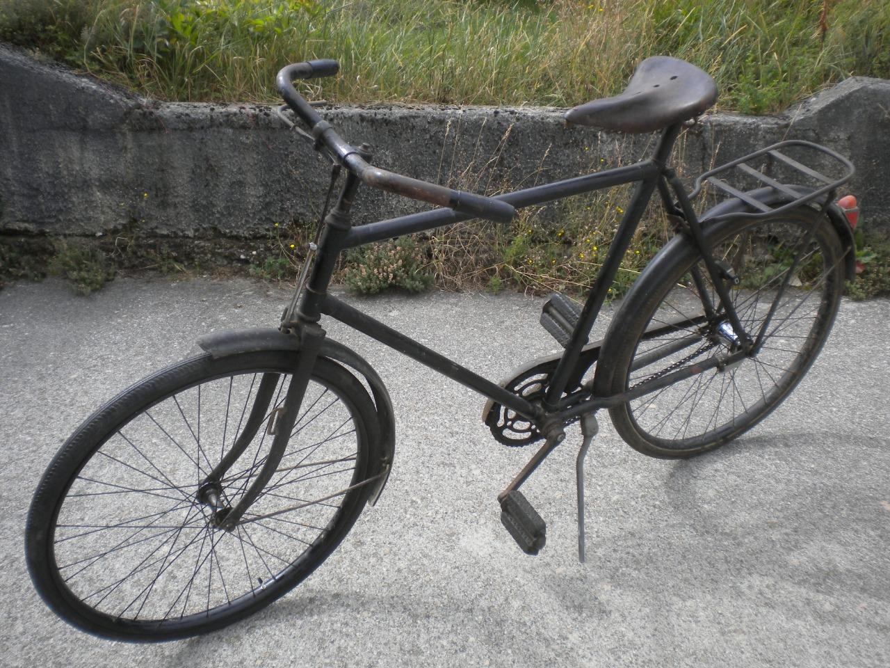Vélo ancien robuste T 57 Homme LesAnciennes.com