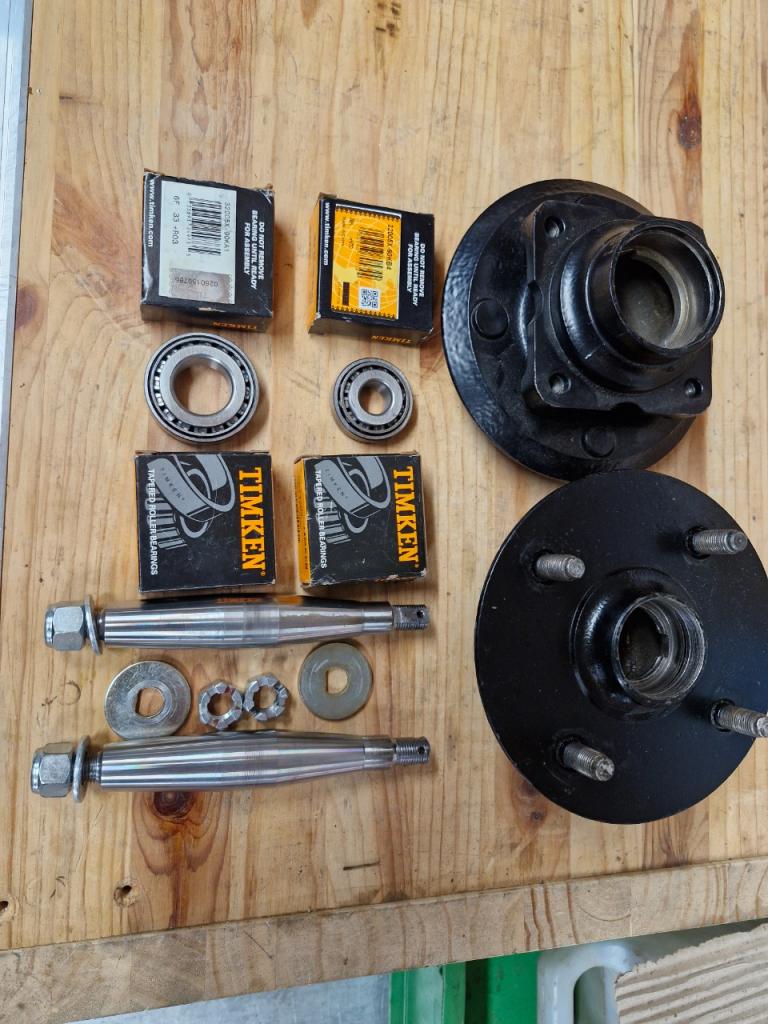 Moyeux TRIUMPH TR3A LesAnciennes.com