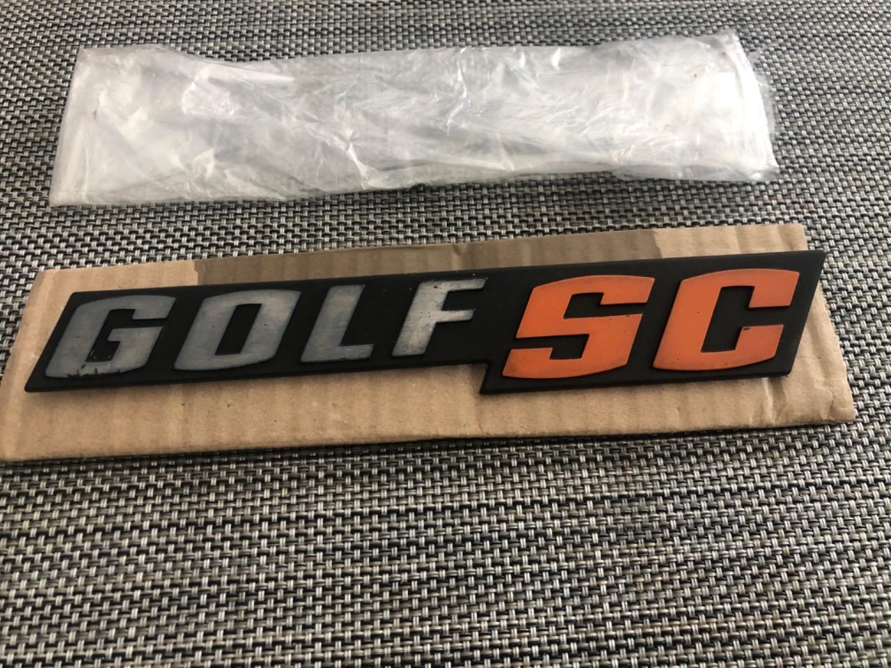 Emblème insigne logo VOLKSWAGEN Golf 1 sc LesAnciennes.com