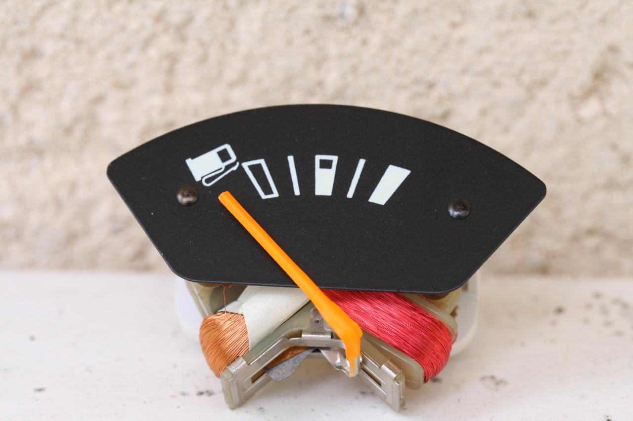 INDICATEUR NIVEAU ESSENCE R20 R30 LesAnciennes.com