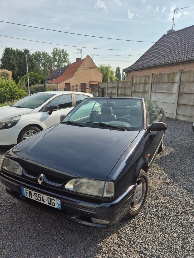 RENAULT 19 (R19) Cabriolet - 1995 LesAnciennes.com