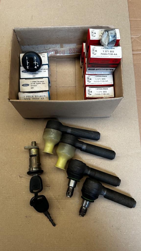 Lot de pièces FORD Capri et autres LesAnciennes.com