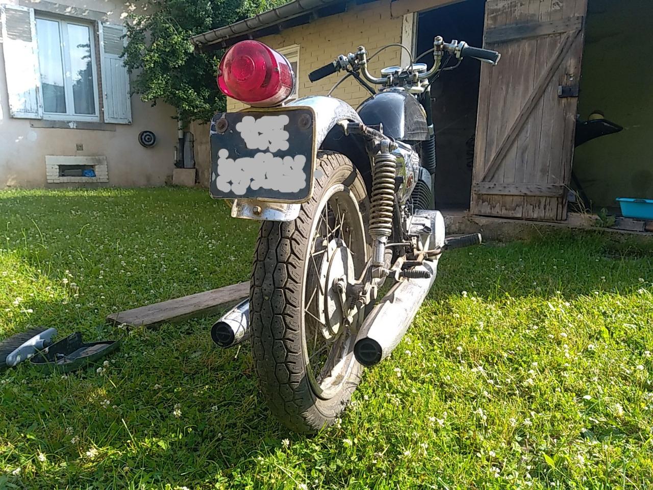 SUZUKI T 350 - 1969 LesAnciennes.com