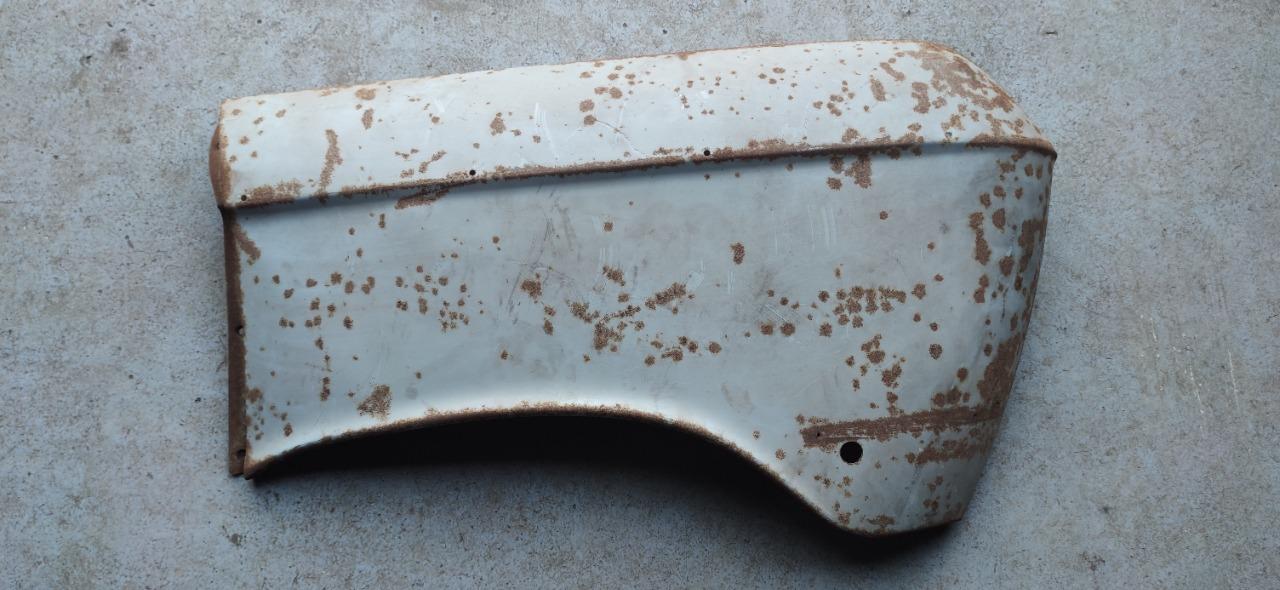 Aile arrière gauche PEUGEOT 204 berline LesAnciennes.com