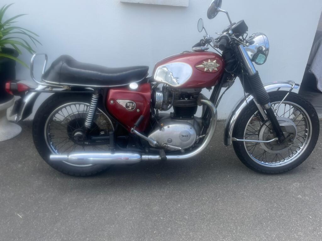 BSA Lightning - 1970 LesAnciennes.com