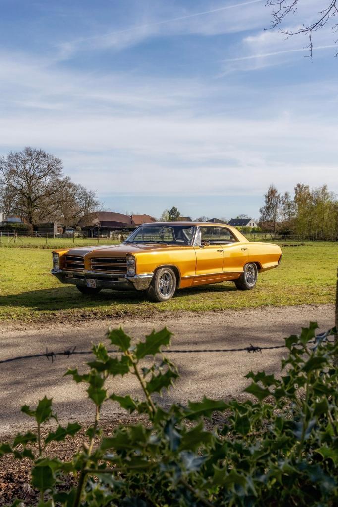 1966 Pontiac Parisienne LesAnciennes.com
