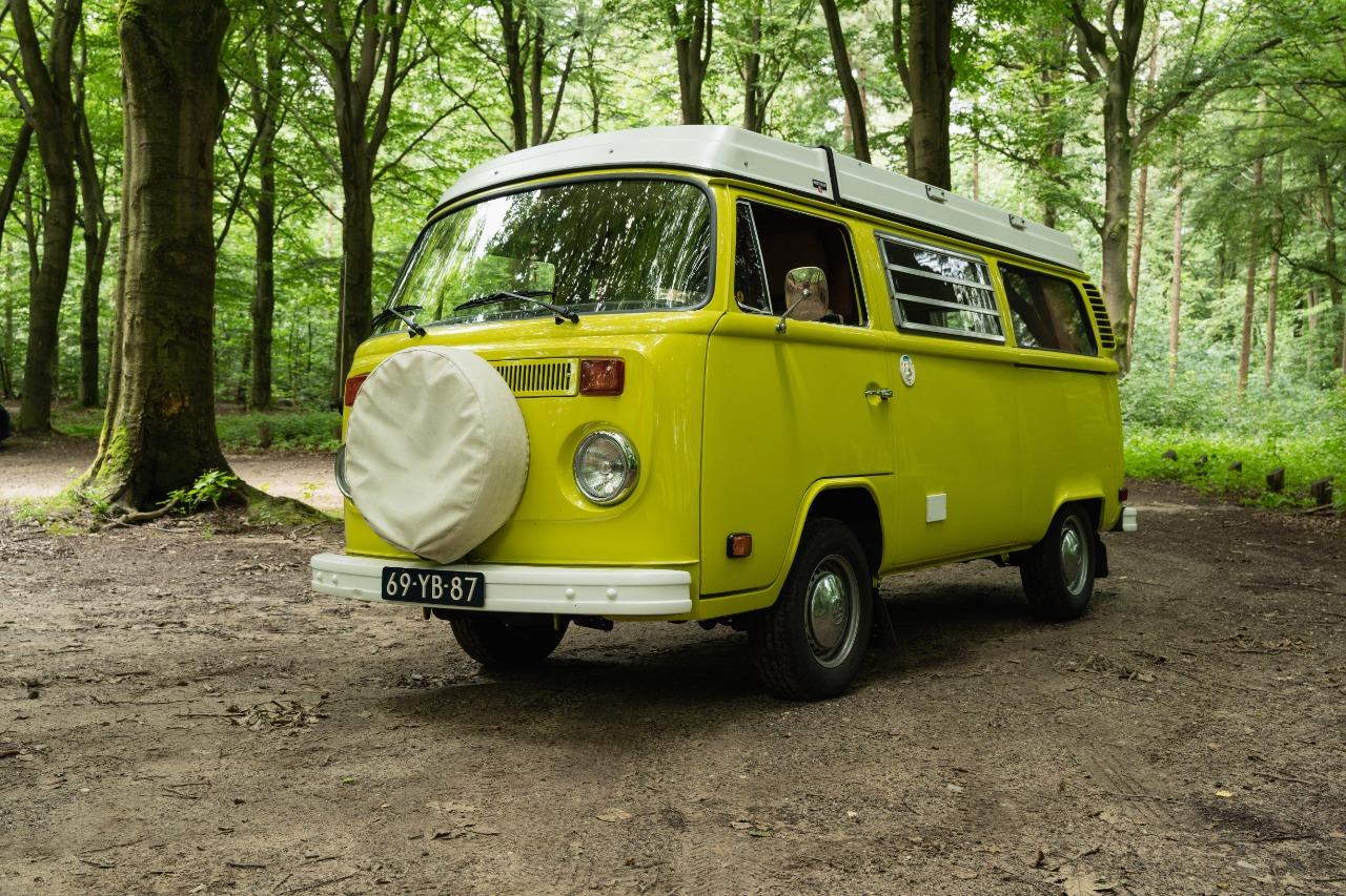 VOLKSWAGEN Combi T2, T2B, Westfalia, - 1974 LesAnciennes.com