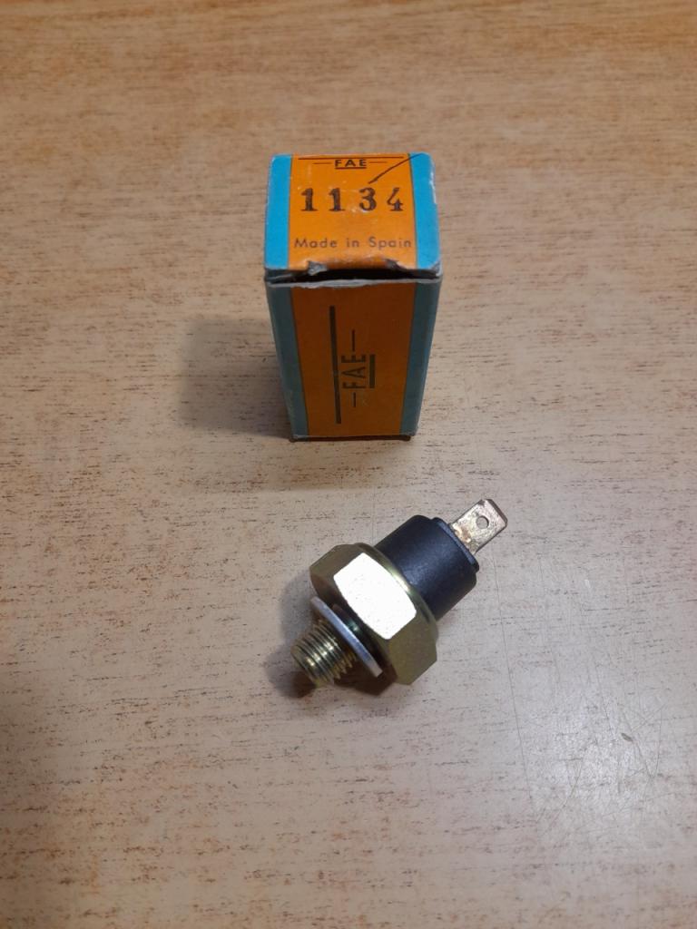 Manocontact pression d'huile land rover FAE 1134 LesAnciennes.com