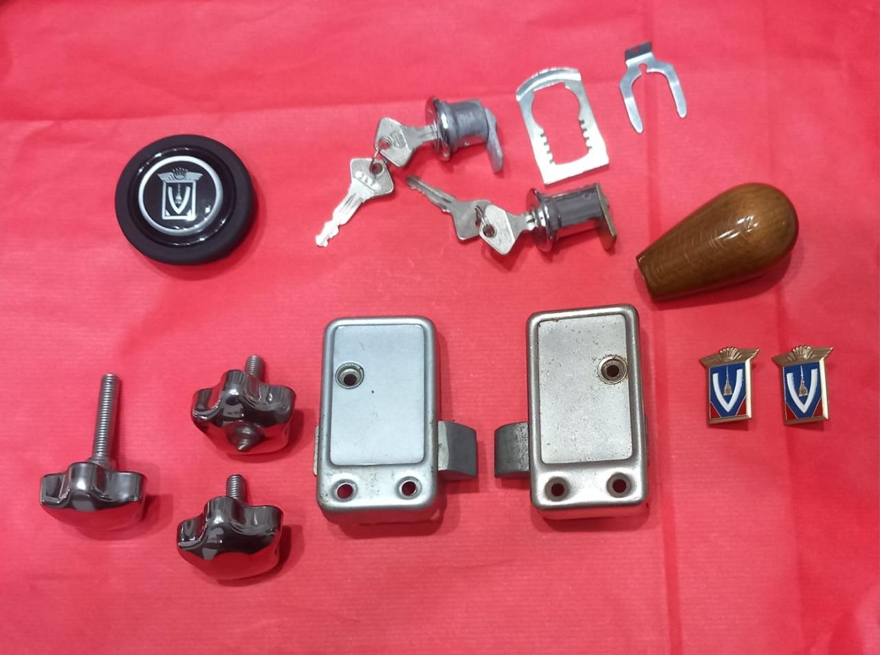 Lot de pièces FIAT 500 GAMINE VIGNALE LesAnciennes.com