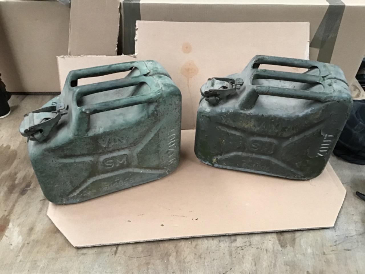 Jerricane 10L. VIN. SM. LesAnciennes.com