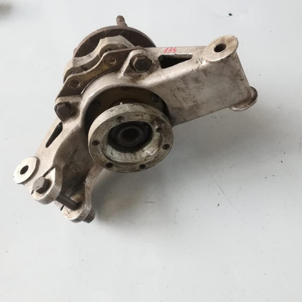 Moyeu arrière et porte-moyeu pour Maserati Bora LesAnciennes.com