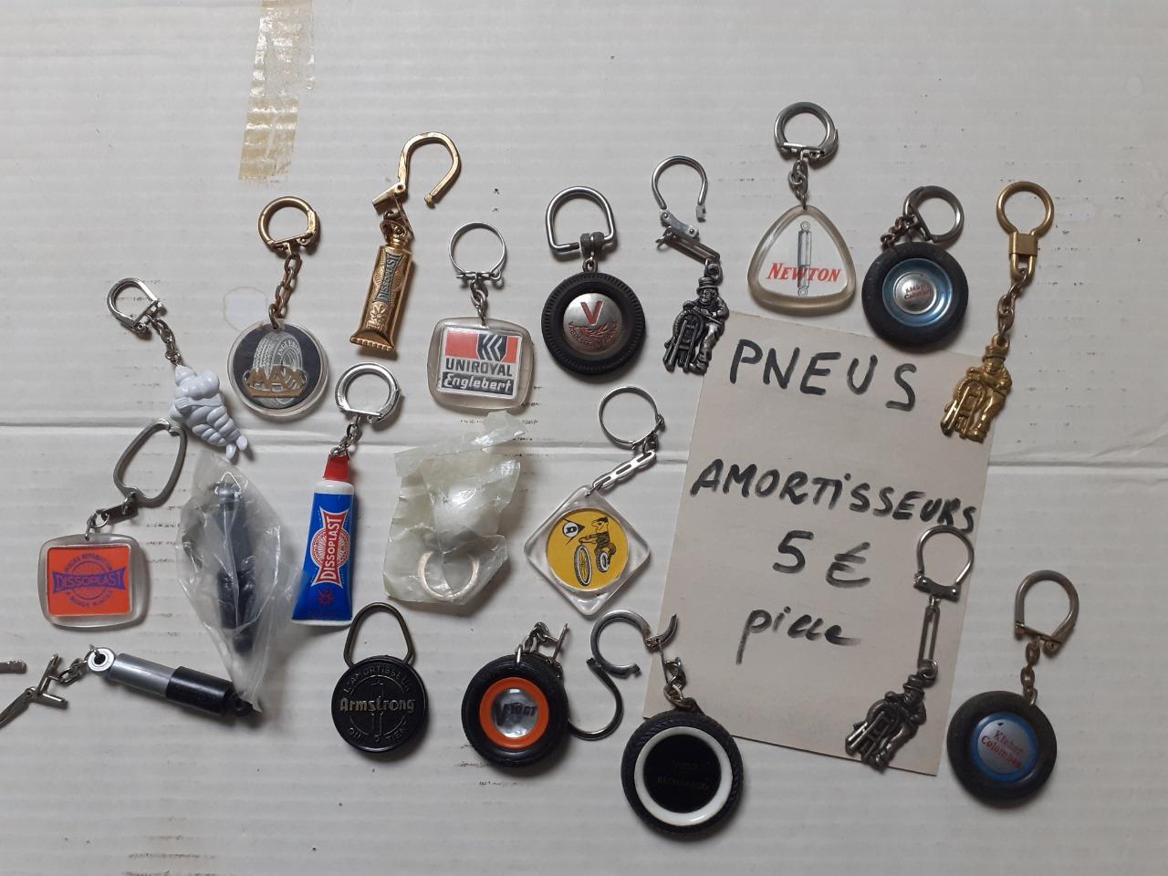 Porte clés marques pneus et amortisseurs LesAnciennes.com