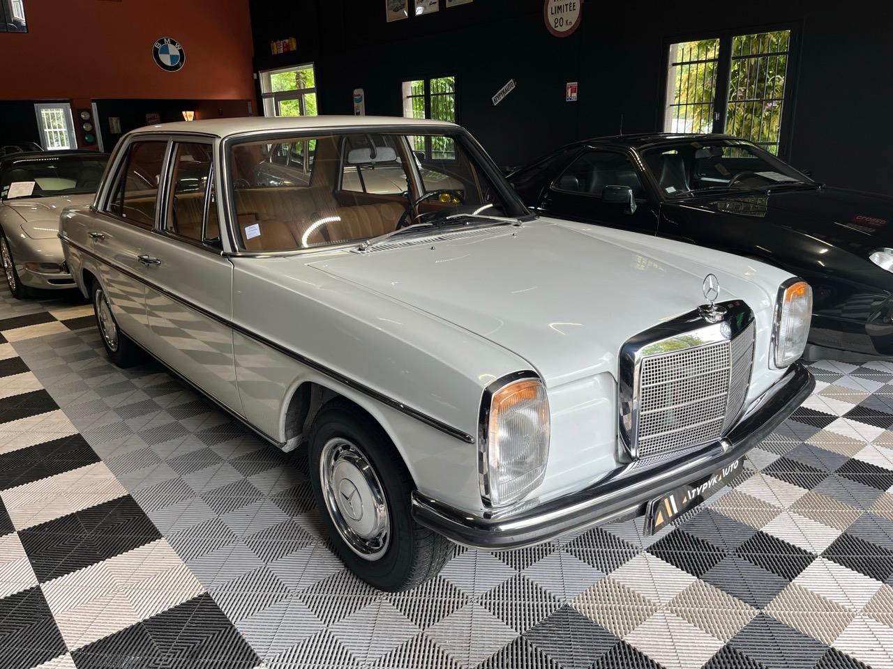 MERCEDES 200 W115 200 Bvm - 1971 LesAnciennes.com