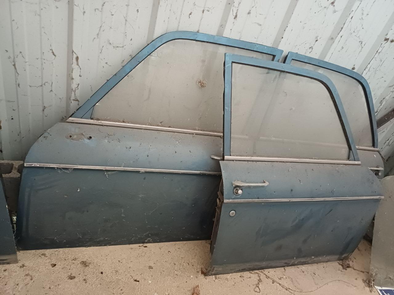 Portes PEUGEOT 204 LesAnciennes.com
