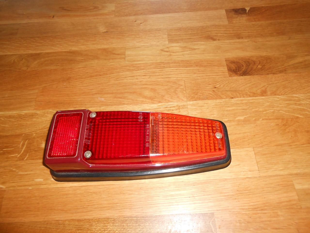 Cabochon RENAULT 8 (R8) renault 8 gordini LesAnciennes.com