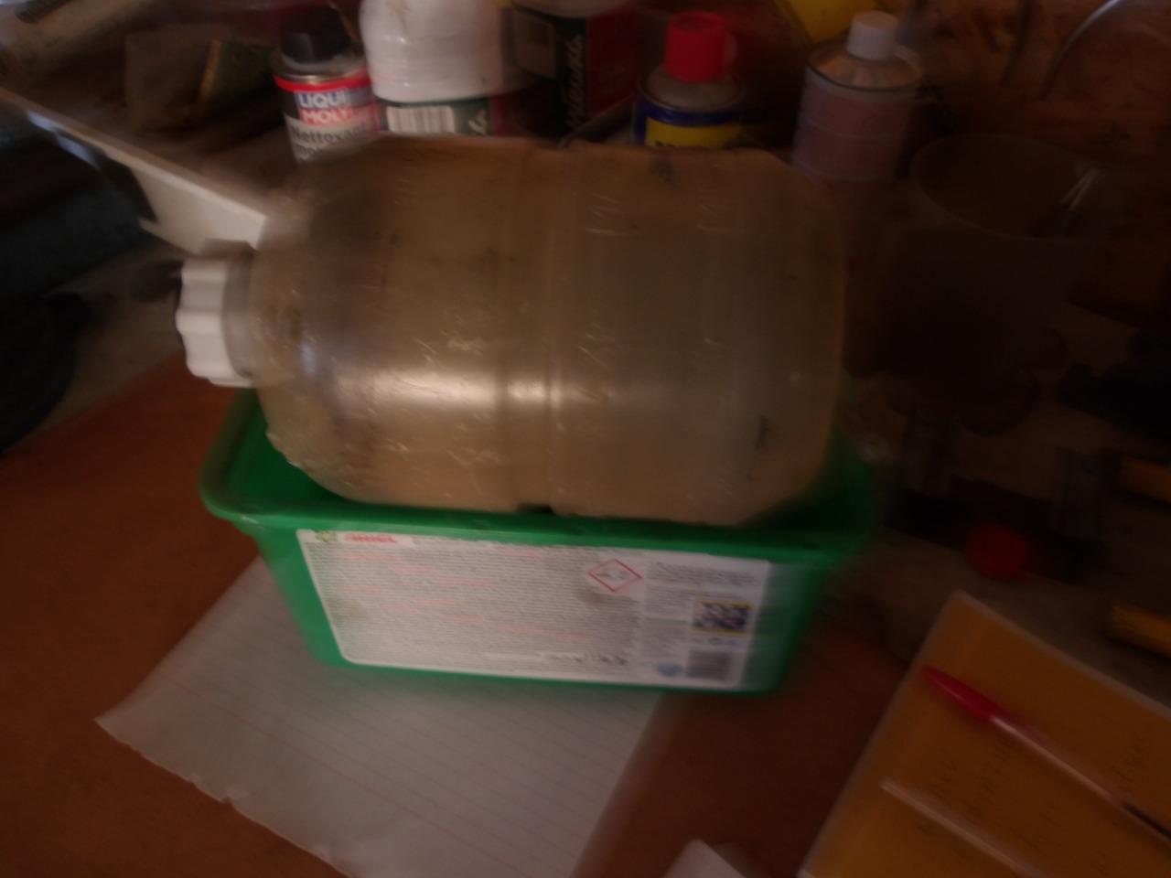 Vase d'expansion RENAULT 8 (R8) LesAnciennes.com