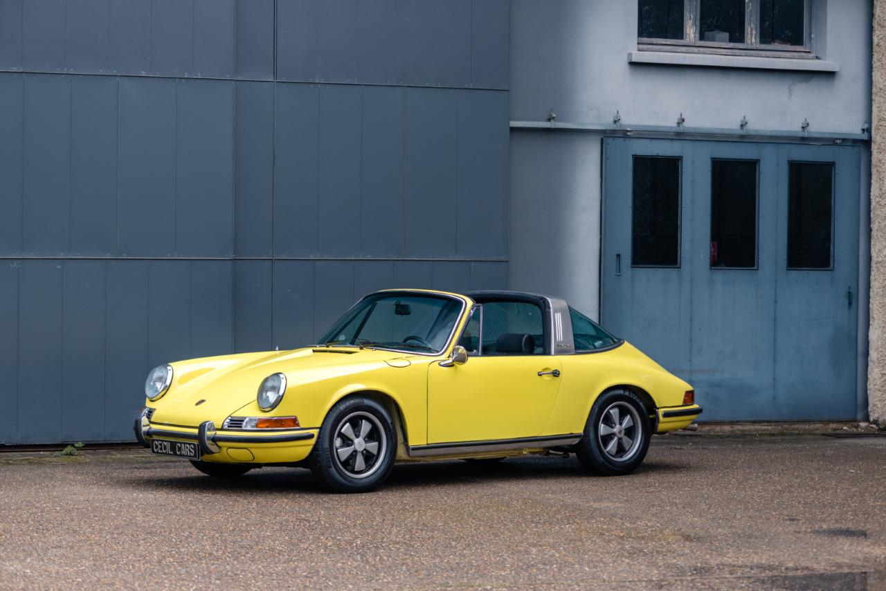 PORSCHE 911 2.2 T TARGA - 1971 LesAnciennes.com