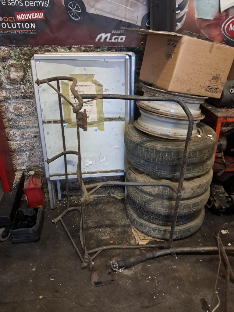 Lot de pièces CITROEN 2CV 6 LesAnciennes.com