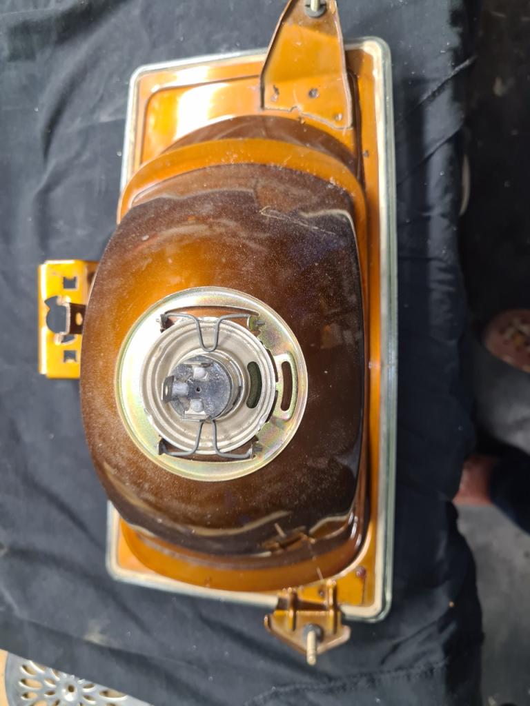 Optique de phare PEUGEOT peugeot LesAnciennes.com