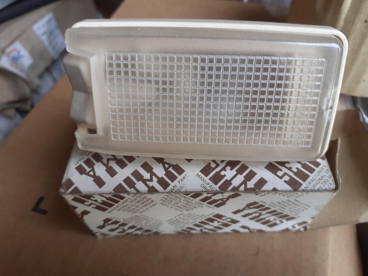 Plafonnier RENAULT 18 (R18) LesAnciennes.com