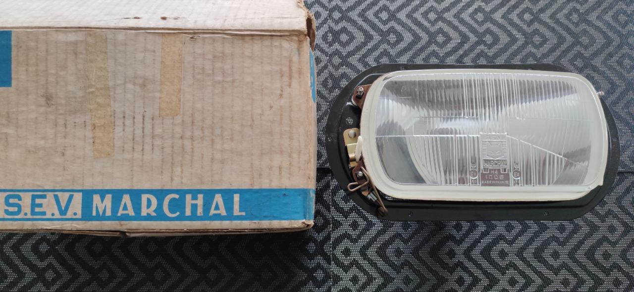 Phare H4 avec support MATRA Bagheera LesAnciennes.com